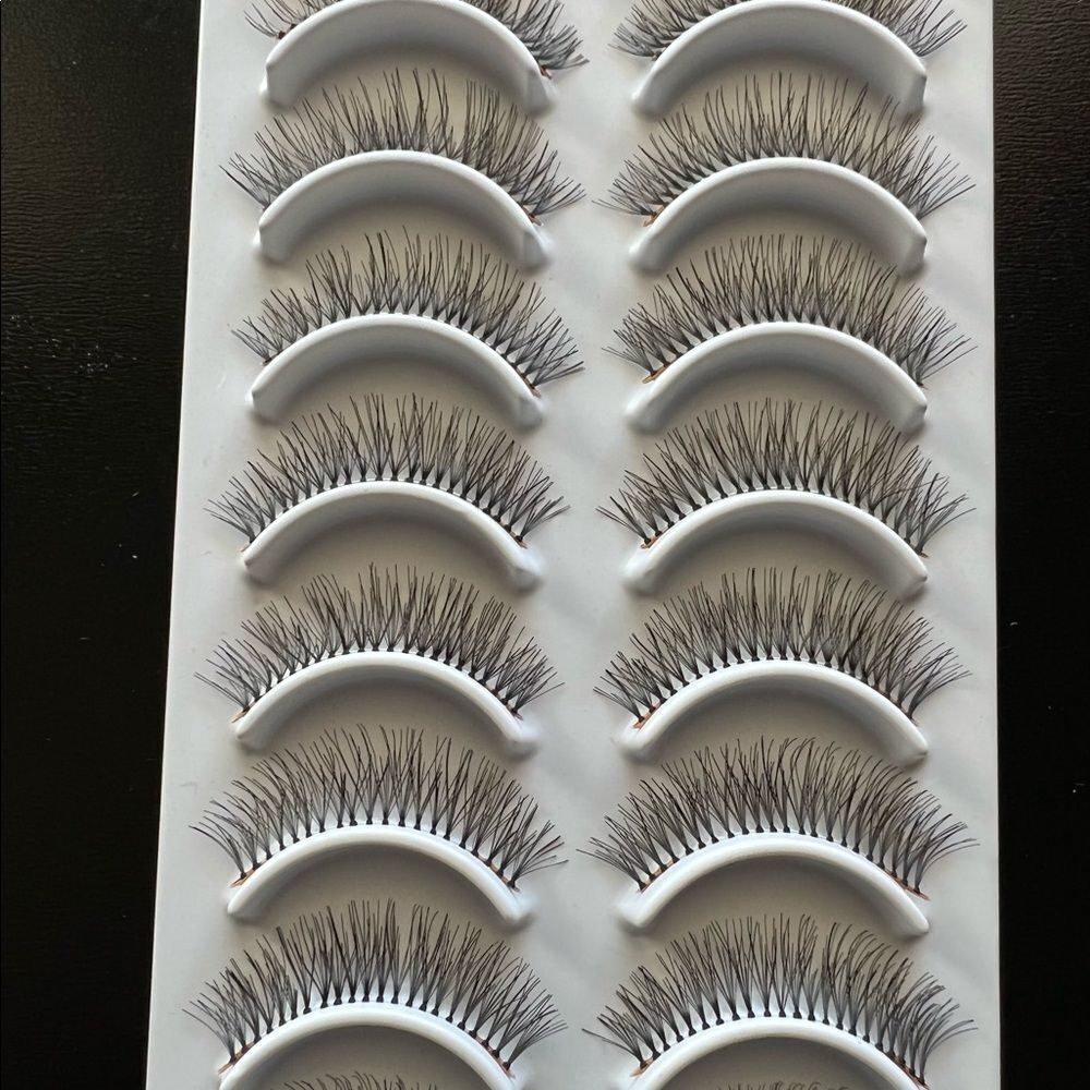 Ultimate lashes # 16 - Picture 2 of 7